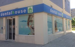 Clínica Dental House - Parque Alcosa - Sevilla Este fachada